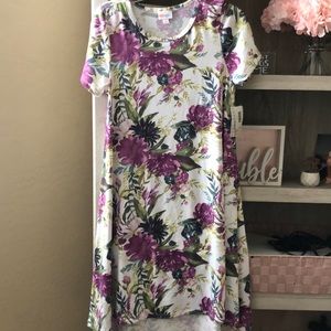 NWT Lularoe Stunning Floral Carly S
